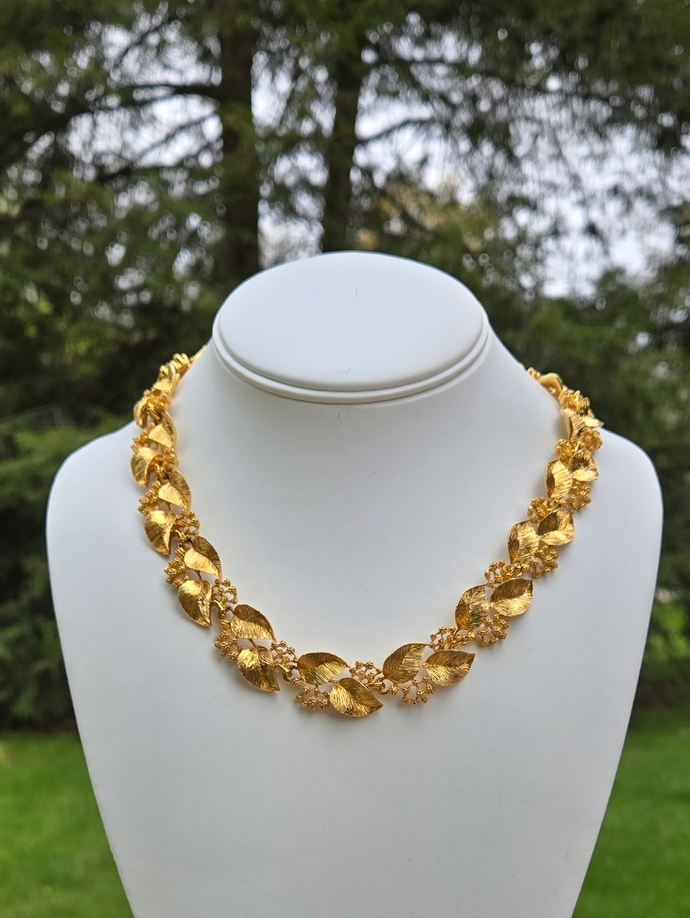 Napier Vintage Gold plated Elegant Gold Leaf Link Necklace
